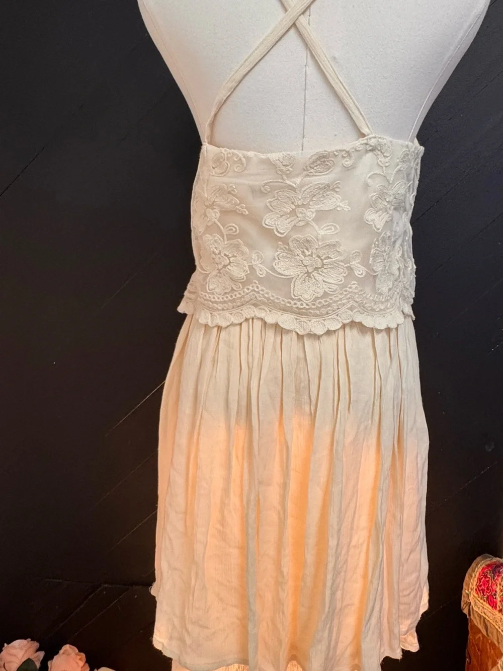 Hollister Cream Lace Overlay Dress size Large - Picture 3 of 12